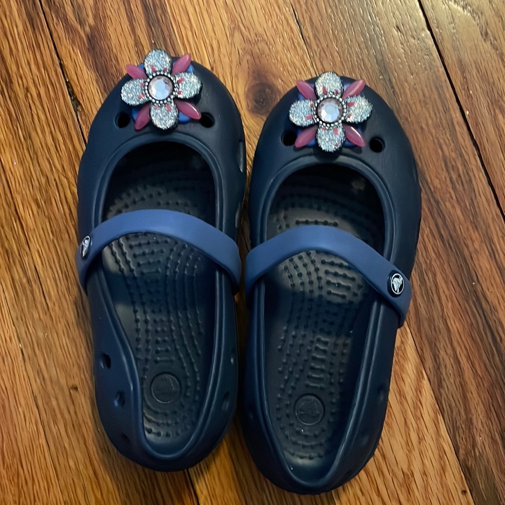 Girls’ crocs